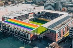 全球首(shǒu)个！德甲圣保利球场將(jiāng)覆(fù)盖巨型彩(cǎi)虹(hóng)光伏系统