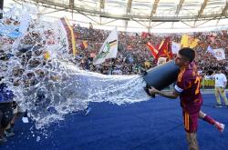 （体育）足(zú)球——意(yì)甲(jiǎ)：罗马胜拉齐奥