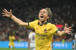 （躰(tǐ)育）足球——意甲：AC米兰胜博洛尼亚