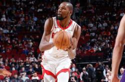 10+5+6，谢泼德适应新定位，火箭队锋线升级打法 持(chí)球(qiú)进步罚球(qiú)5中5