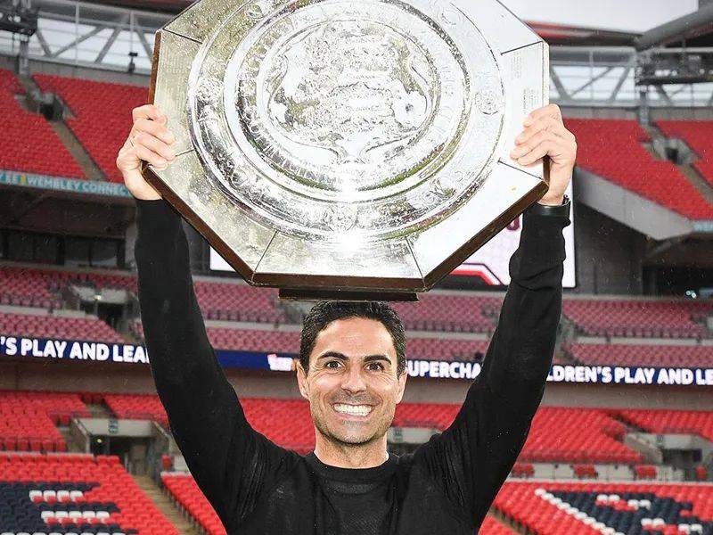 首冠来了！利物浦夺冠不是好事，社区盾魔咒延续，水晶宫还在上诉