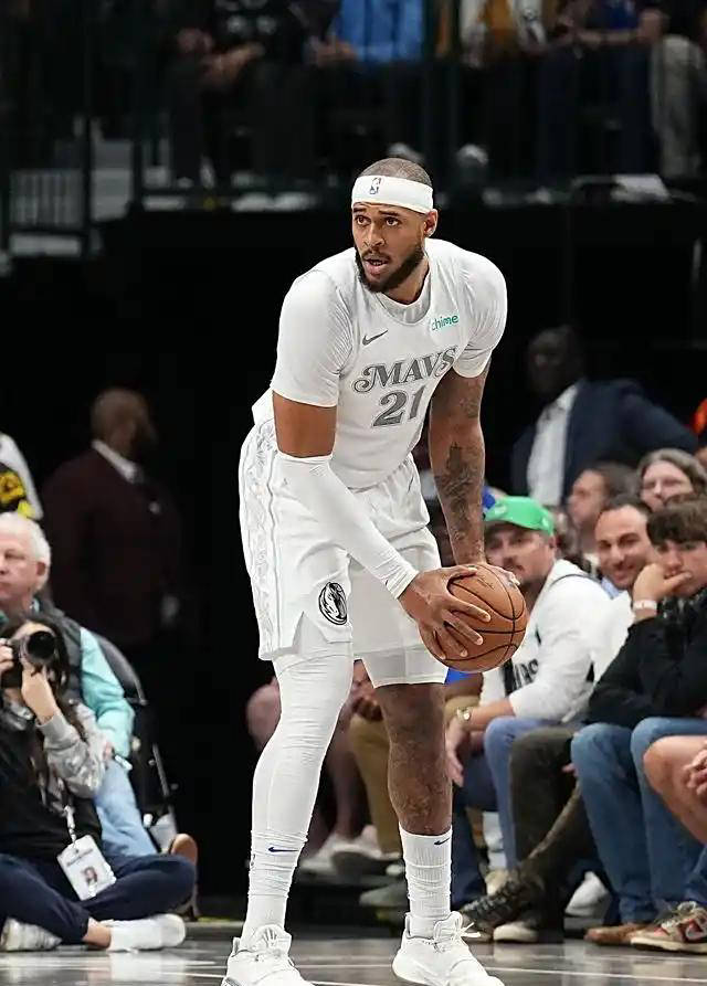 加福德：达拉斯独行侠内线的“铁闸”