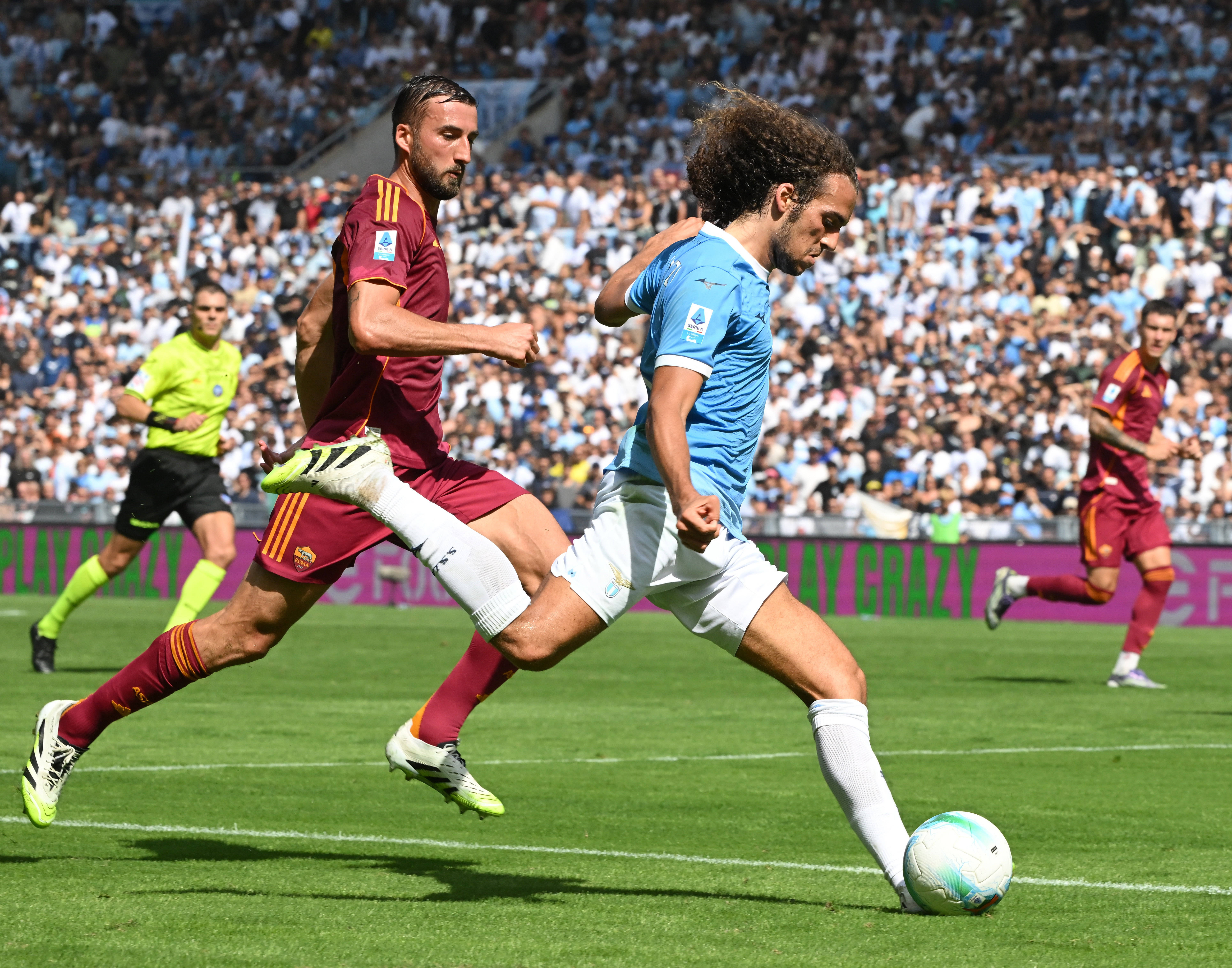 (体育)足球——意甲:罗马胜拉齐奥