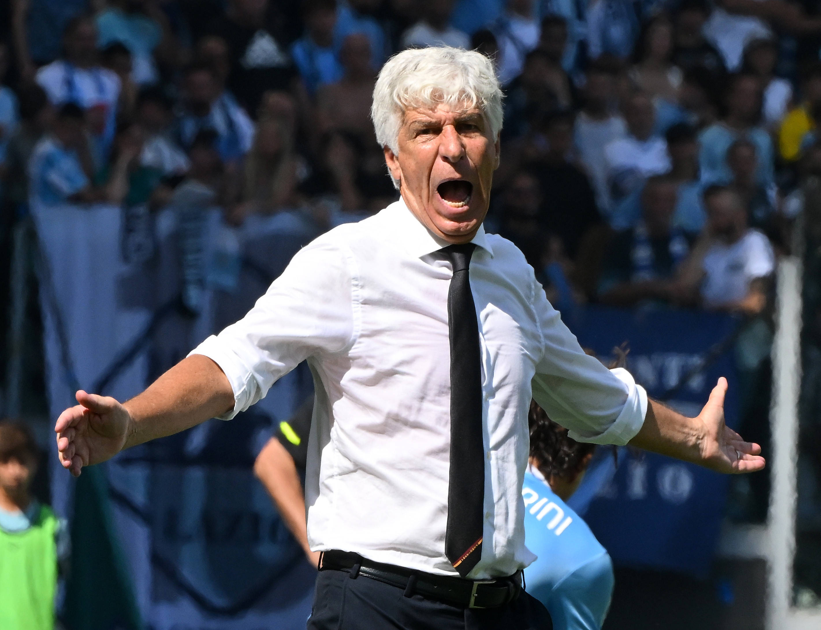 (体育)足球——意甲:罗马胜拉齐奥