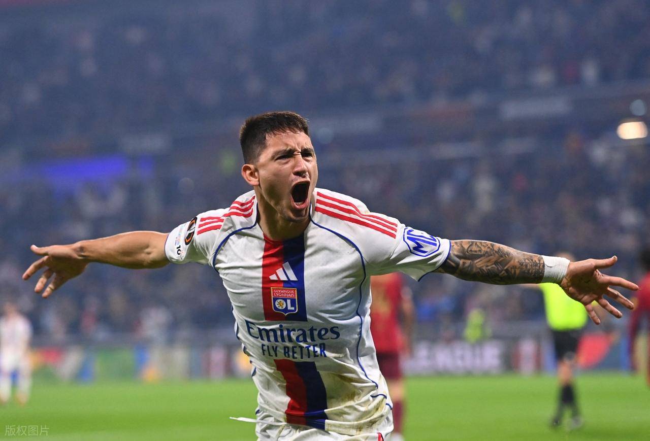 欧联:2-0,24岁国际米兰旧将无敌鱼跃冲顶,助法甲第2迎来2连胜