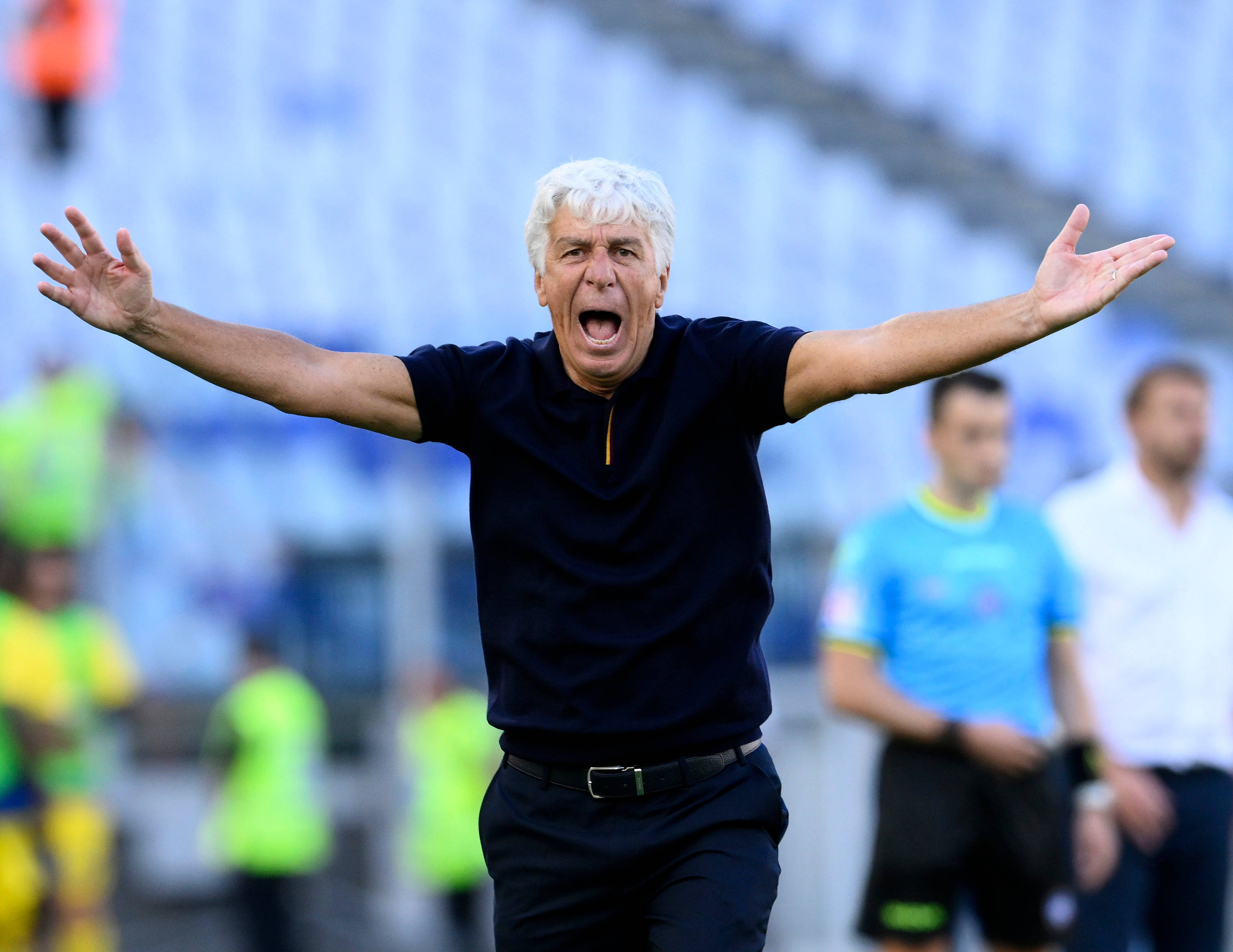 (体育)足球——意甲:罗马胜维罗纳