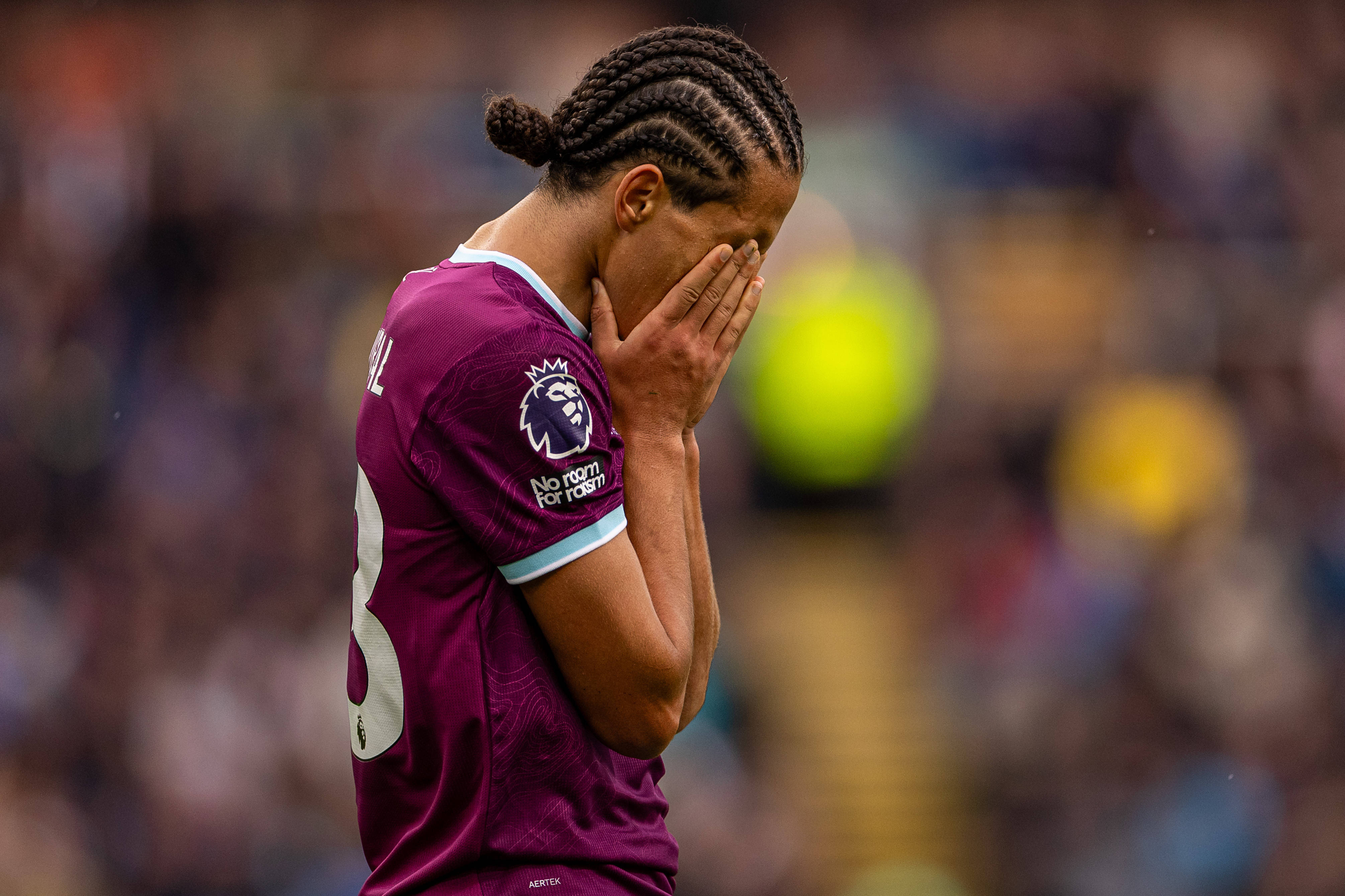 (体育)足球——英超:利物浦胜伯恩利