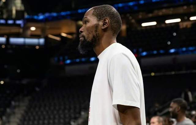 10+5+6，谢泼德适应新定位，火箭队锋线升级打法 持球进步罚球5中5