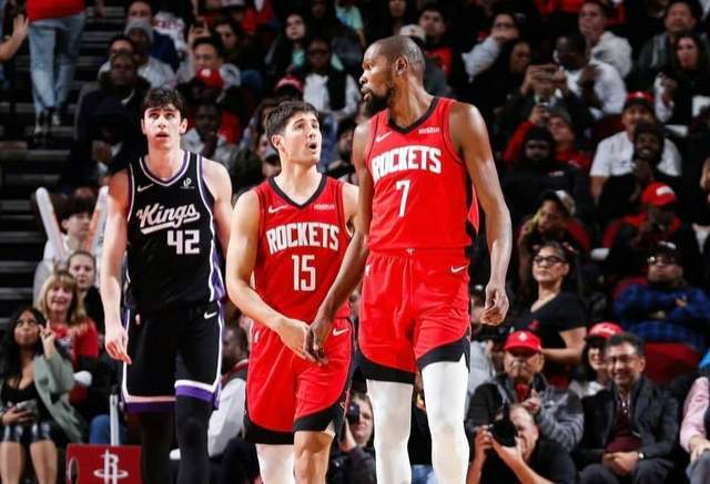 10+5+6，谢泼德适应新定位，火箭队锋线升级打法 持球进步罚球5中5