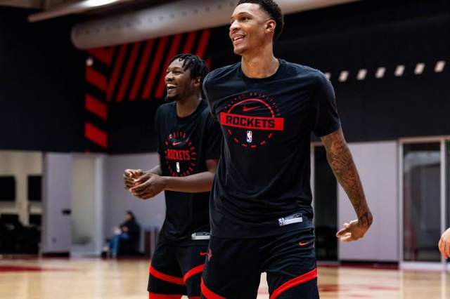 10+5+6，谢泼德适应新定位，火箭队锋线升级打法 持球进步罚球5中5