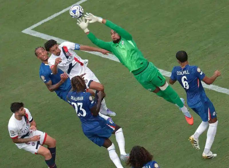 阿伦佐看好杜埃，世俱杯决赛有隐情，恩里克还要完善细节