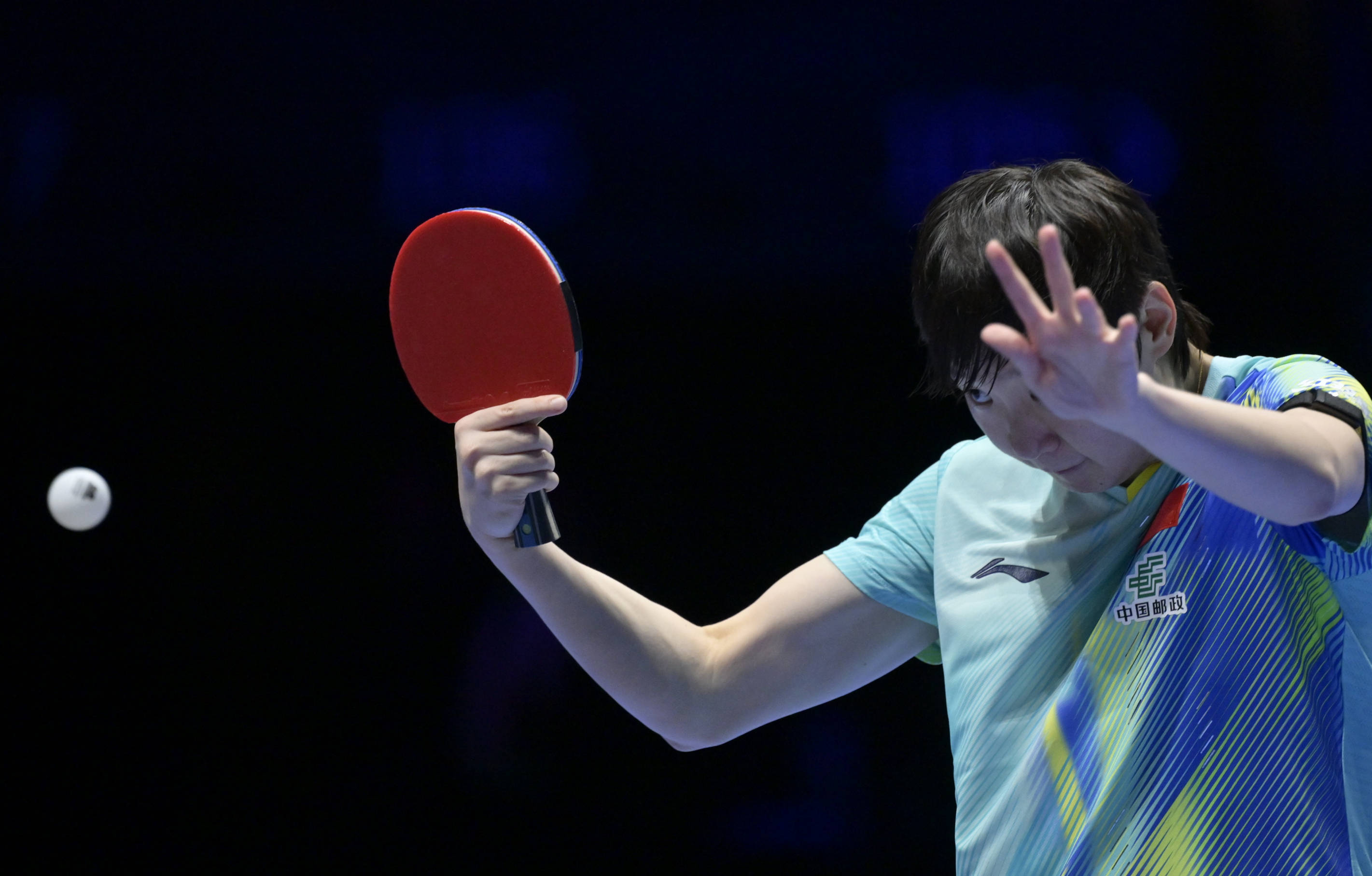 （体育）乒乓球——世界杯女单小组赛：王曼昱胜斯莉嘉·阿库拉